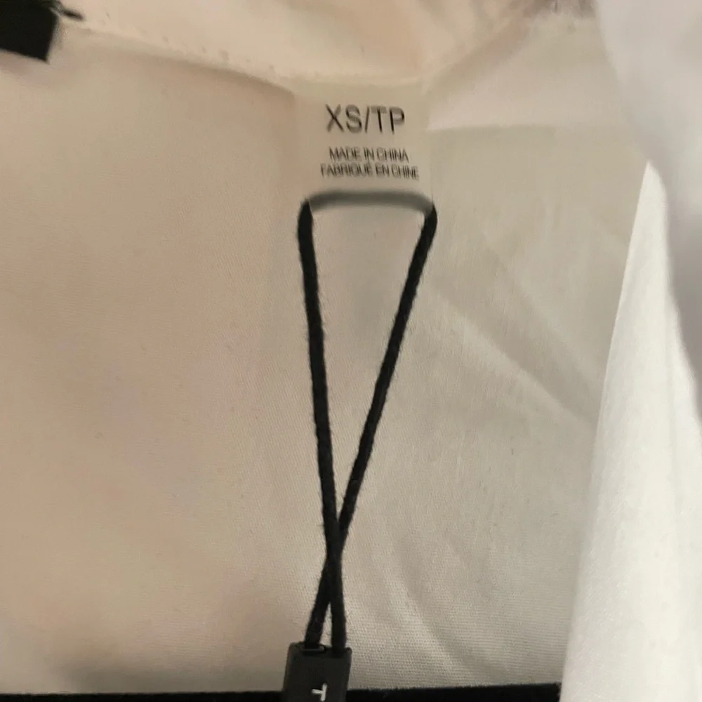 Tahiri sleeveless button down - Picture 3 of 5